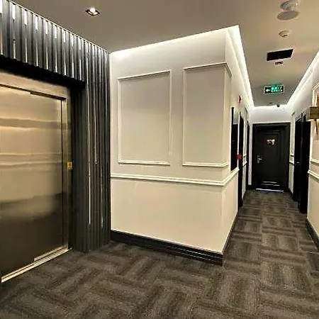 World Class - International Airport 4*